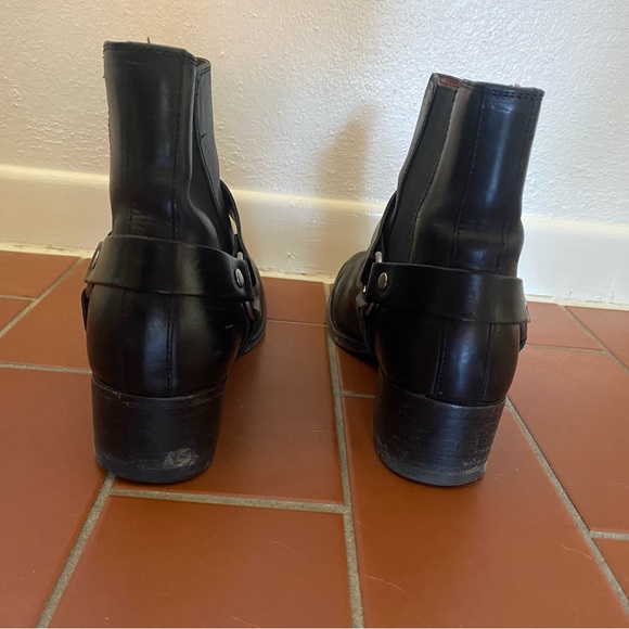 Frye Veronica Harness Short Boot Size 8.5 Womens - Picture 5 of 9